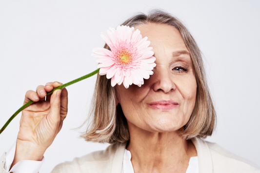Jünger aussehen, länger leben? Die Anti-Aging-Suche!